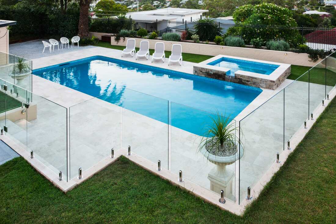 campbelltown frameless glass swimming pool fence
